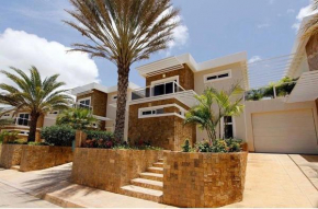 Lomas del Encanto, villa en la montaña cerca del mar
